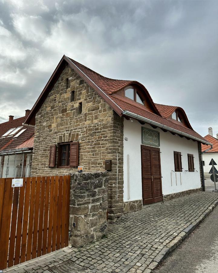 Piros Vendeghaz Villa Tihany Exterior photo